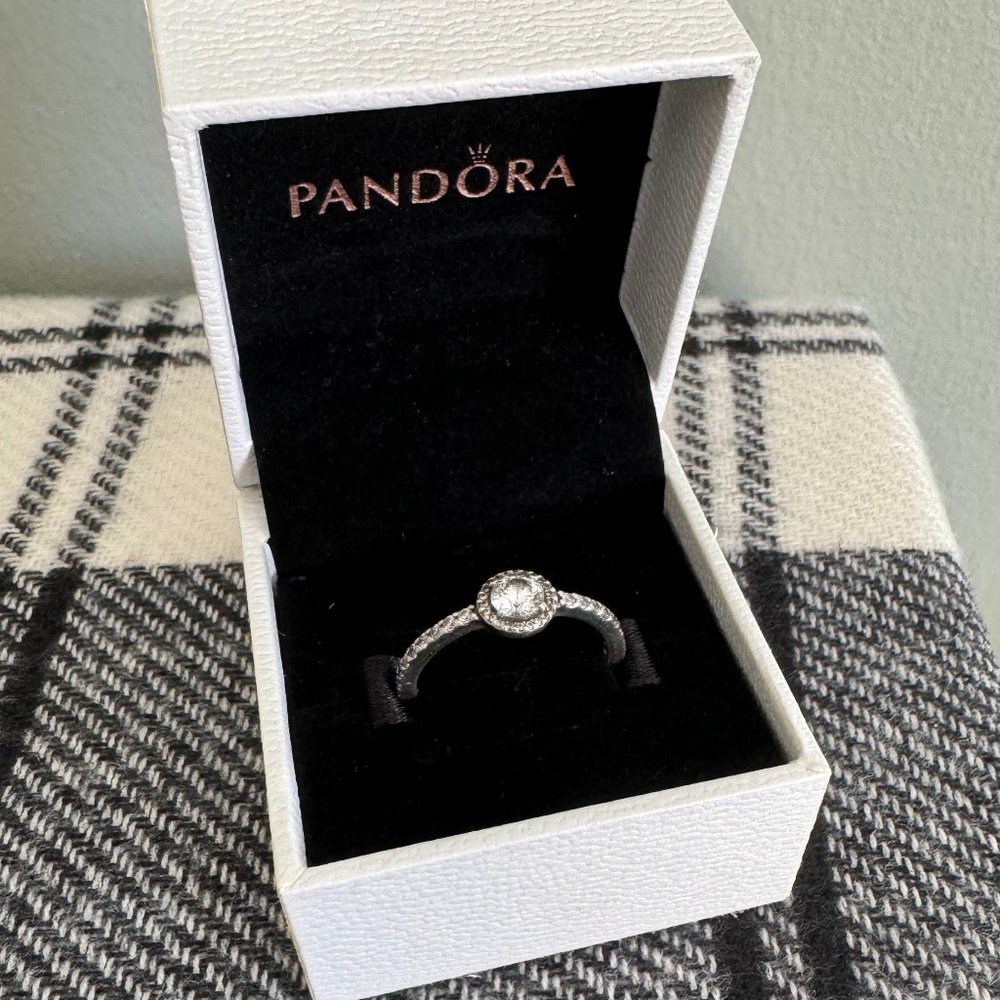 Pandora Ring